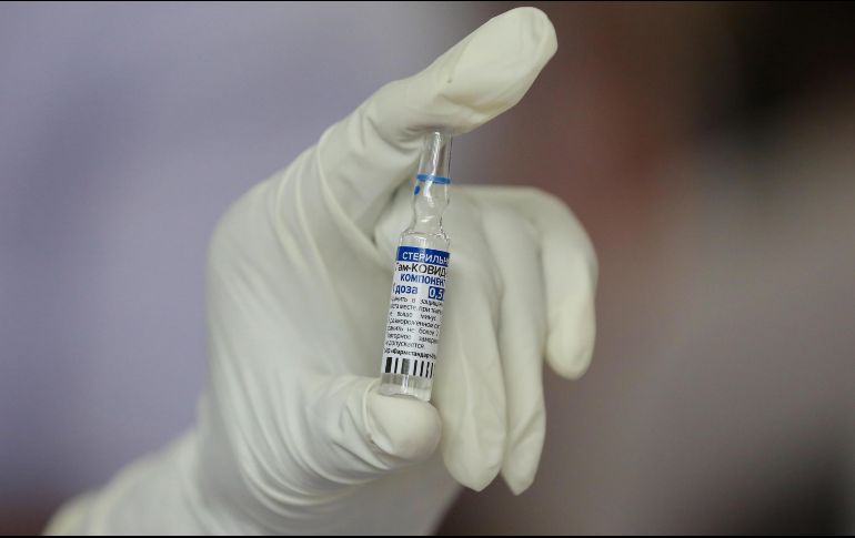 El preparado protege contra las cepas del COVID-19 conocidas hasta ahora, con una efectividad del 79.4 por ciento. AFP / ARCHIVO