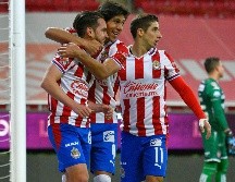 A Jesús Angulo (I) se le vio salir a la charla previa a iniciar los trabajos para estar con el equipo, pero una vez terminada, se fue a las zonas especiales que hay en el estadio para trabajar en su rehabilitación. IMAGO7