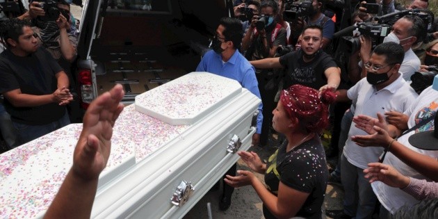 Emotivo adi&oacute;s a Giovanny, muerto en ca&iacute;da del Metro