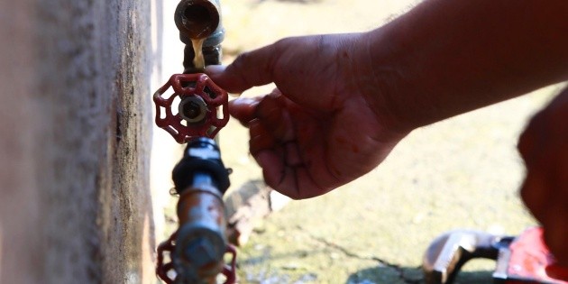 Diputados cuestionan sobre desabasto y pipas a titulares de agua