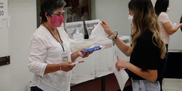 Elecciones Jalisco 2021: Cubrebocas y dos votantes por casilla, parte de los protocolos para el 6 de junio