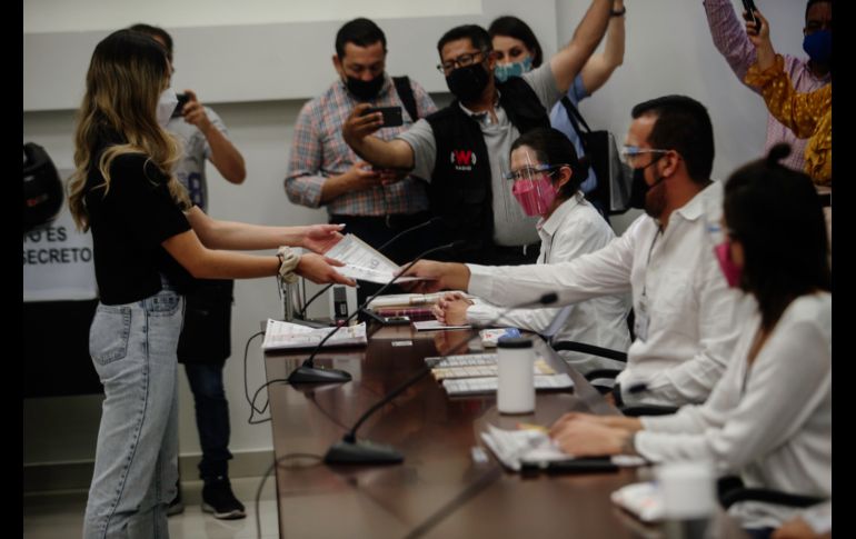 10 mil 123 mesas de casillas serán sanitizadas antes, durante y después del proceso, además los funcionarios de casilla portarán careta. EL INFORMADOR / G. Gallo