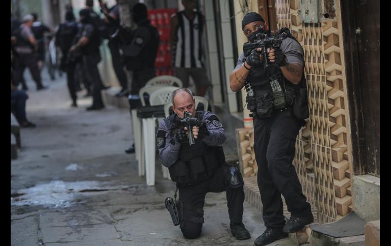 Jacarezinho, una de las favelas más pobladas de la ciudad con unos 40 mil habitantes, está controlada por la organización criminal Comando Vermelho. EFE/A. Coehlo