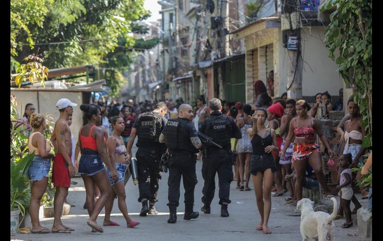 Jacarezinho, una de las favelas más pobladas de la ciudad con unos 40 mil habitantes, está controlada por la organización criminal Comando Vermelho. EFE/A. Coehlo