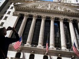 Este jueves, las farmacéuticas se recuperaron parcialmente al final del día. EFE/ARCHIVO