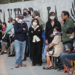 COVID-19 en Jalisco: Urge la UdeG a crear sistema de citas para vacuna