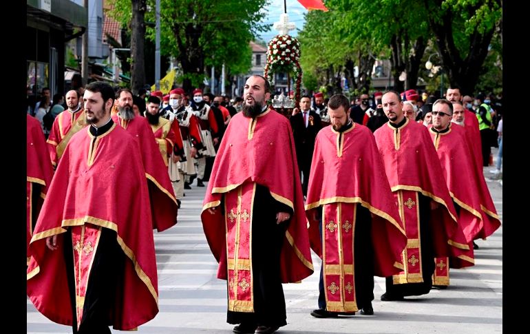 La procesión, una de las más importantes de los Balcanes, tiene una tradición de casi dos siglos. EFE/G. LicovskI