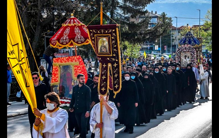 La procesión, una de las más importantes de los Balcanes, tiene una tradición de casi dos siglos. EFE/G. LicovskI