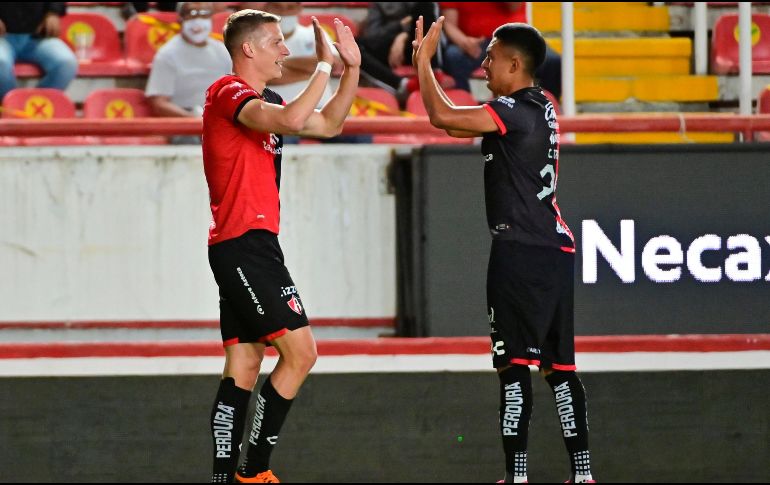 Aunque no parten como favoritos por el plantel y el historial reciente, los rojinegros del Atlas saltarán a la cancha del Estadio Jalisco con la motivación suficiente como para pensar en que vencer a los Tigres de la UANL. Imago7