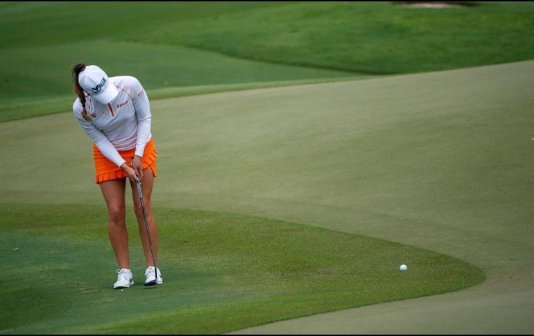 Gaby López se encuentra a únicamente dos impactos del segundo lugar; sin embargo, a cinco de la líder Patty Tavatanakit. EFE/D. Azubel