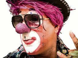 Plataniro renovó su look para este espectáculo, luciendo una estética de glamrock. ESPECIAL