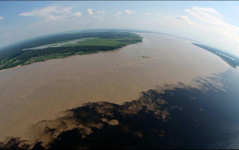 La cantidad de vegetación devastada puede ser mayor, ya que durante abril la nubosidad ocultó al satélite 26% de la Amazonía.  EFE/Archivo