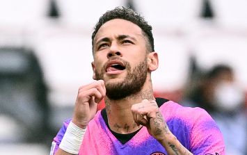 ''Me complace continuar mi aventura en el Paris Saint-Germain. Estoy muy feliz en París y orgulloso de ser parte de este equipo'', dijo Neymar. AFP / A. C. Poujoulat