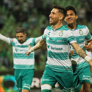 Caminando, Santos humilla al Querétaro