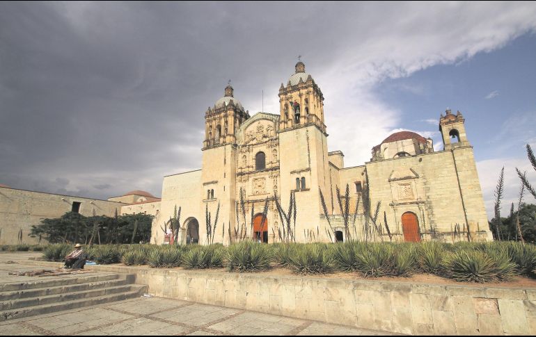 Belleza absoluta. El Templo de Santo Domingo siempre ofrece su mejor rostro a los paseantes. ESPECIAL