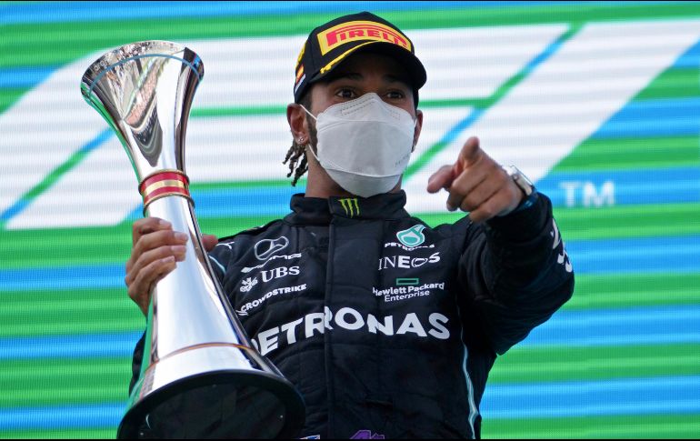 Hamilton empató el récord de Michael Schumacher de seis victorias en el GP de España. AP / E. Morenatti