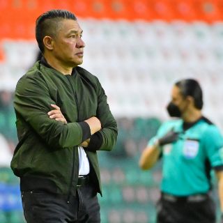 Ignacio Ambriz se despide del León