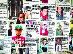 EN PROTESTA. Familiares de víctimas colocaron ayer en la “Glorieta de los Desaparecidos” losetas con datos de las personas que buscan. EL INFORMADOR • G. Gallo