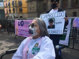 Este 10 de mayo, madres de personas desaparecidas entregan un documento donde exigen a AMLO que vete la nueva ley de la FGR. SUN / A. Martínez