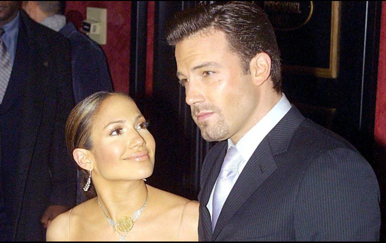 Jeniffer López y Ben Affleck en una imagen de 2002, año en el que iniciaron una relación amorosa. AFP/ARCHIVO
