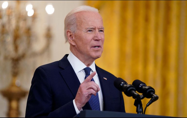 Las palabras de Biden se producen después del decepcionante dato de desempleo de abril. AP