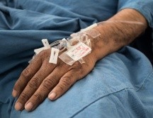 La presencia temprana de los anticuerpos es ''fundamental para combatir con éxito el contagio, ya que aquellos que no los producen las dos primeras semanas tienen un mayor riesgo de desarrollar formas graves de COVID-19''. NTX / ARCHIVO