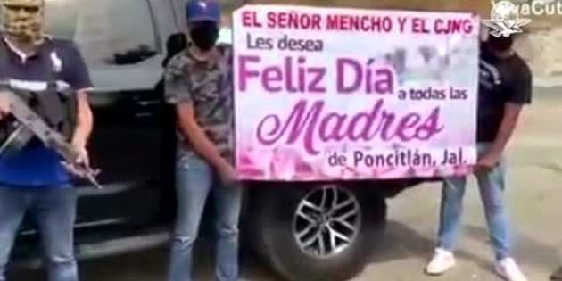 El "Mencho" entrega regalos del d&iacute;a de las Madres en Jalisco
