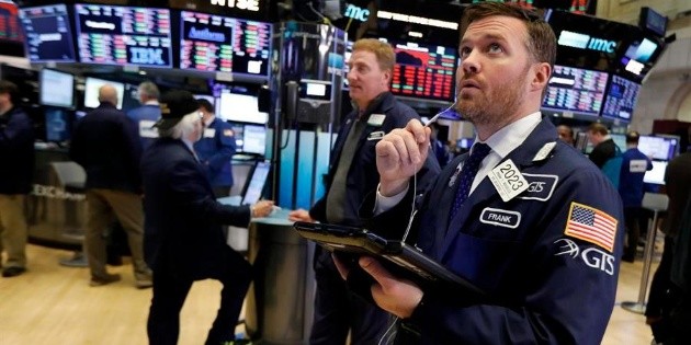 Wall Street cierra con p&eacute;rdidas, pendiente de datos de inflaci&oacute;n en EU