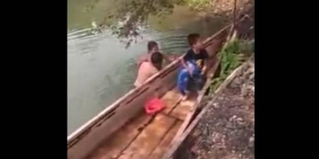 Video: Sujeto se ba&ntilde;a desnudo con una ni&ntilde;a en r&iacute;o de Tabasco