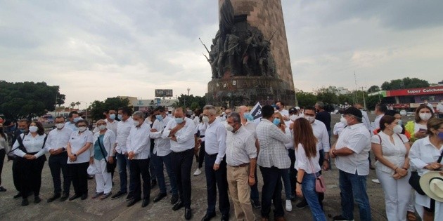 Se manifiestan UdeG y FEU por hermanos Gonz&aacute;lez Moreno