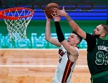 Tyler Herro anotó 24 puntos para el Miami Heat. AP