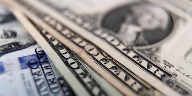 D&oacute;lar se vende en 20 pesos, su mayor nivel de la semana