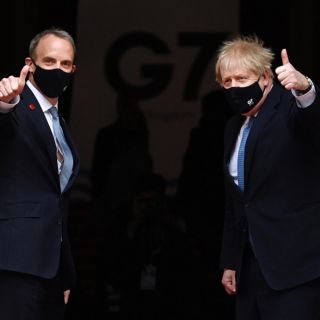 Reino Unido advierte amenazas a la democracia en discurso sobre ciberseguridad