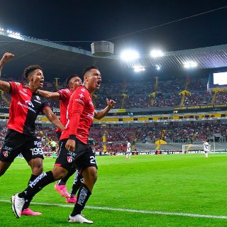 Atlas derrota al Puebla y se lleva la ventaja al Estadio Cuauhtémoc