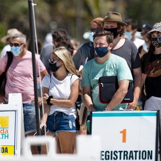 Turismo de vacunación agrava desigualdad ante el COVID-19