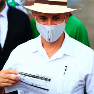 COVID-19: López-Gatell se vacuna, tras su polémico desempeño durante la pandemia