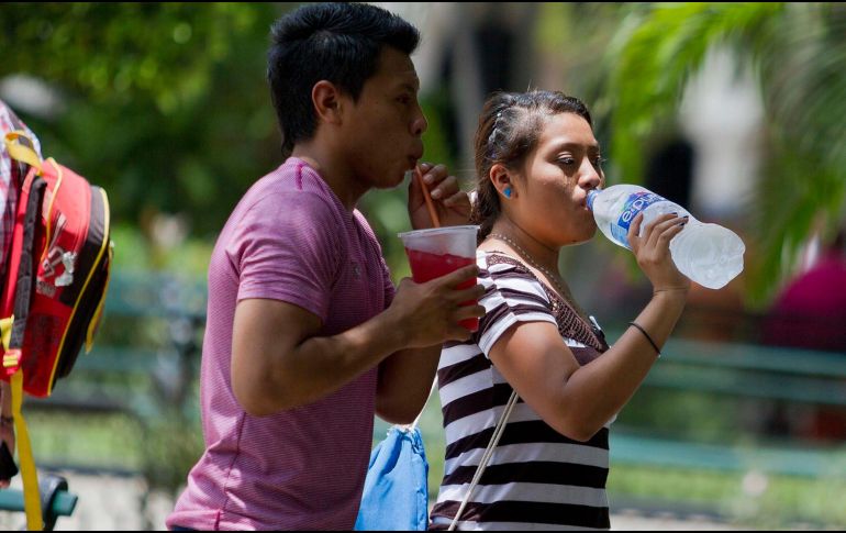 Este día disminuye la nubosidad y se verán cielos soleados, por lo que se recomienda tomar abundantes líquidos, vestir con colores claros y utilizar filtro solar. NTX / ARCHIVO