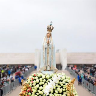 Fotogalería: Fátima se abre a los peregrinos con un mensaje de esperanza
