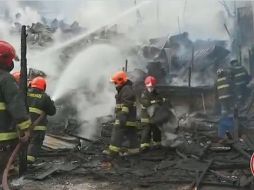 Dos bomberos resultaron heridos durante el combate a las llamas. EFE/ARCHIVO