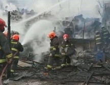 Dos bomberos resultaron heridos durante el combate a las llamas. EFE/ARCHIVO