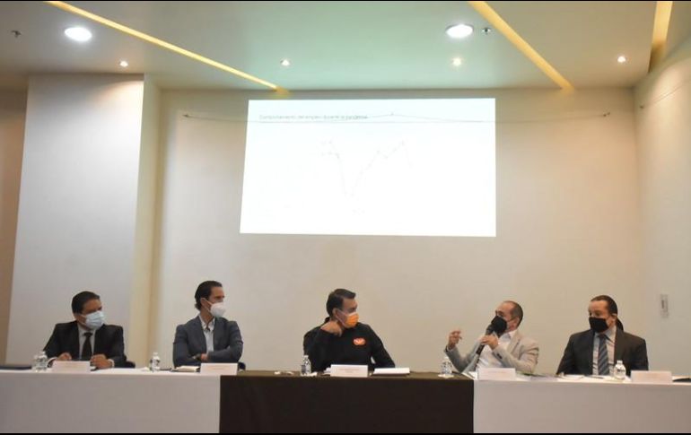 Salvador Zamora explicó que la propuesta de desarrollo económico para Tlajomulco está basada en una estrategia con dos líneas de acción. ESPECIAL