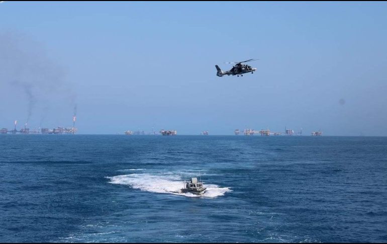 Los participantes desarrollaron formaciones y maniobras navales entre los buques, además de ejercicios de anaveaje y despegue de helicóptero en las cubiertas de vuelo de los navíos. TWITTER/@SEMAR_mx