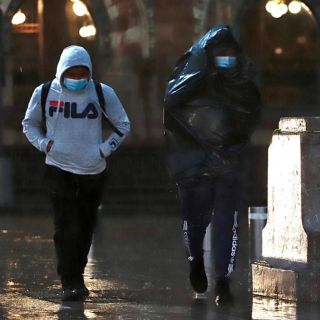 Lluvia matutina sorprende a tapatíos