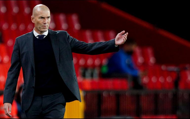 Zinedine Zidane aumentó las dudas sobre su continuidad en el banquillo del Real Madrid al asegurar que nunca piensa en sí mismo cuando ha cerrado etapas. AP / F. Rodríguez