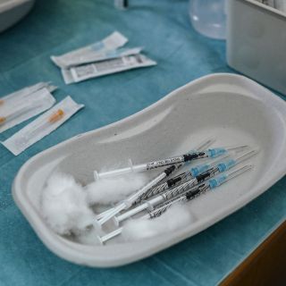 Muere adulto mayor en Michoacán tras recibir vacuna anti COVID-19