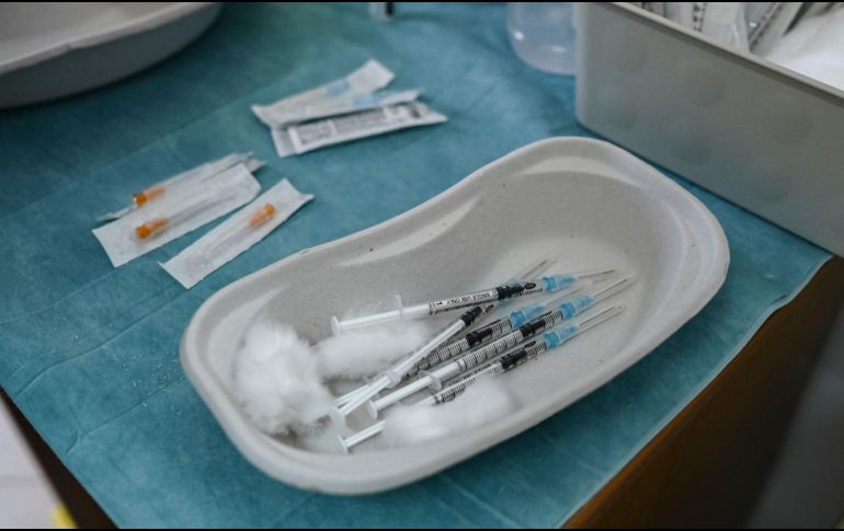 La Secretaría de Salud de Michoacán dice que el deceso será evaluado como Evento Supuestamente Atribuibles a la Vacunación o Inmunización (ESAVI) para su dictamen final. AFP / ARCHIVO