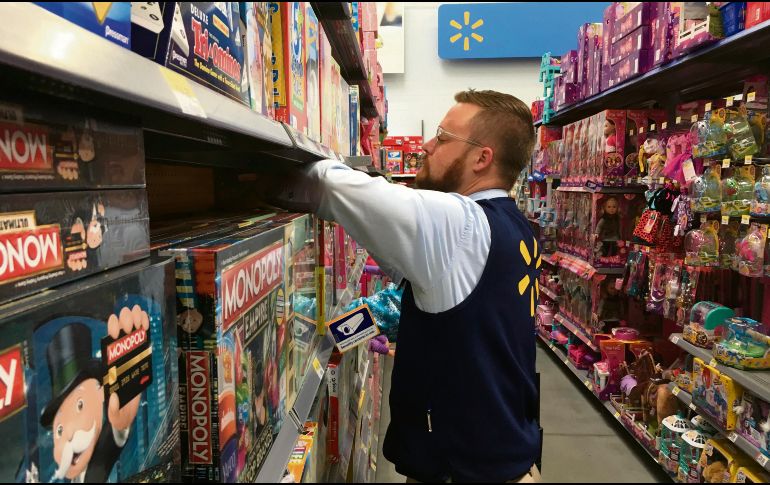 MÁS OPORTUNIDADES. La vacunación contra el COVID-19 está elevando las ofertas laborales en EU.  EFE