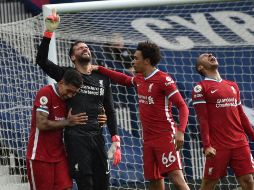 Un gol del portero brasileño Alisson en la última jugada del partido dio la victoria en The Hawthorns al Liverpool ante el West Bromwich. EFE / R. Vieira