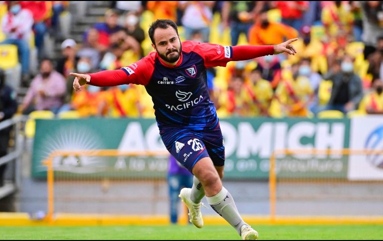 Luis Márquez se ha ganado el cariño de la afición alteña y por tal motivo lo arropan como uno más de ellos. Imago7