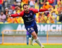 Luis Márquez se ha ganado el cariño de la afición alteña y por tal motivo lo arropan como uno más de ellos. Imago7